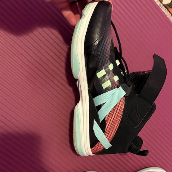 Women's Devotion XT Mid Top Training Shoe sz 9 - Picture 4 of 6